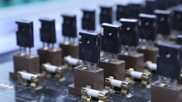 供應(yīng)SiC（碳化硅）功率器件：SiC 肖特基二極管、SiC MOSFET、SiC 功率模塊